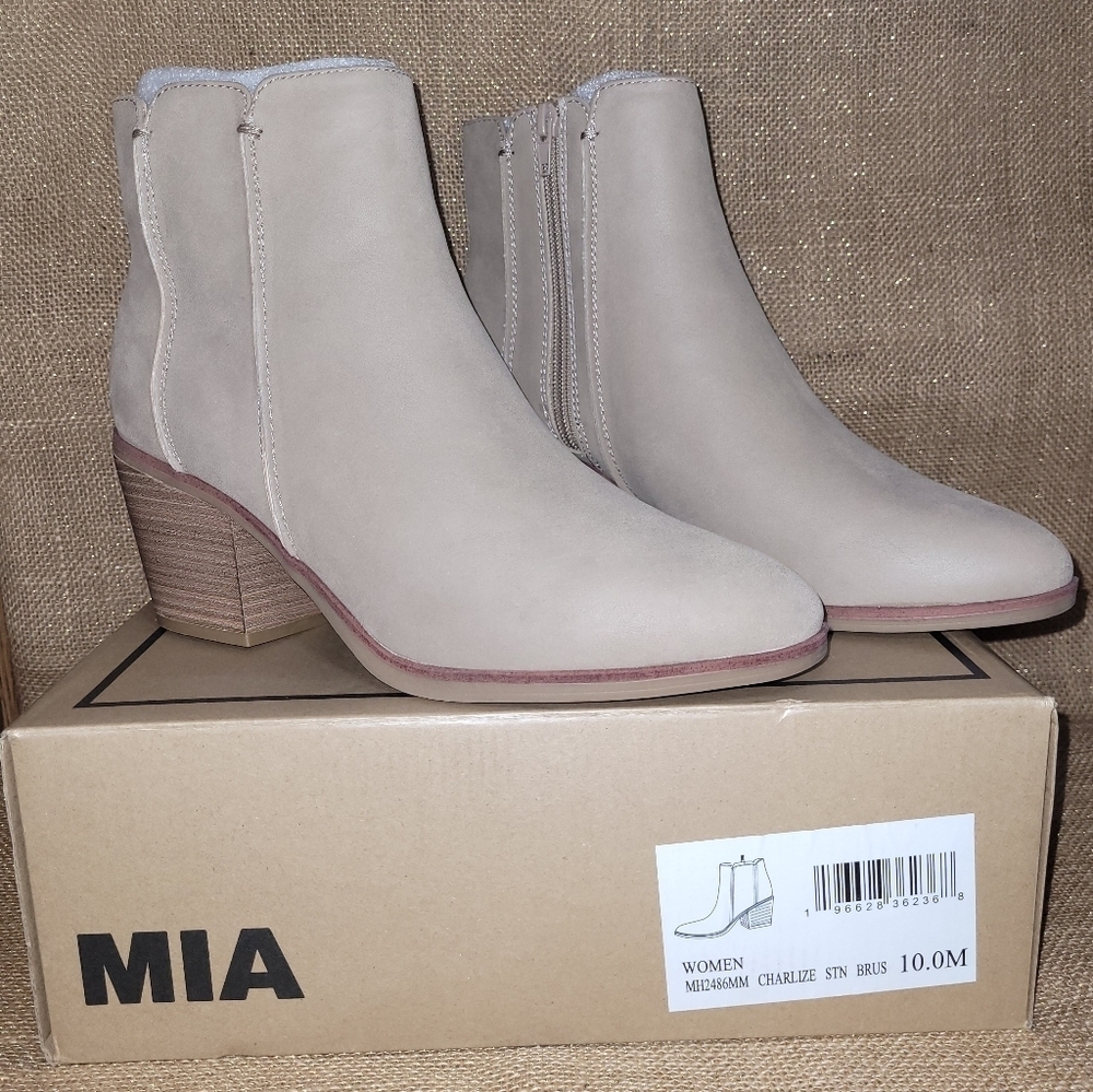 Mia Women's Sz 10‎ Side Zip Ankle Boots Tan Faux Leather Stacked Heel New In Box